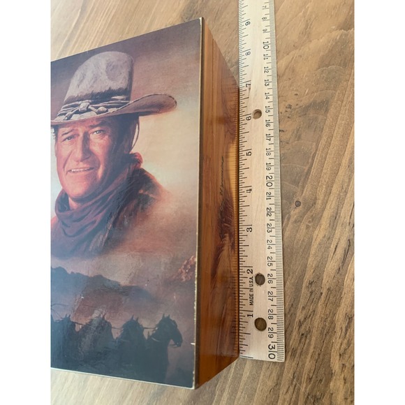VTG John Wayne Wooden Keepsake Box Cedar? Hinged - Picture 2 of 12